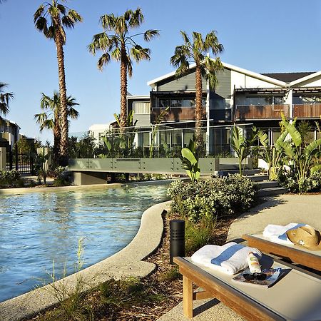 Pullman Magenta Shores Resort Entrance Exterior photo The resort's pool