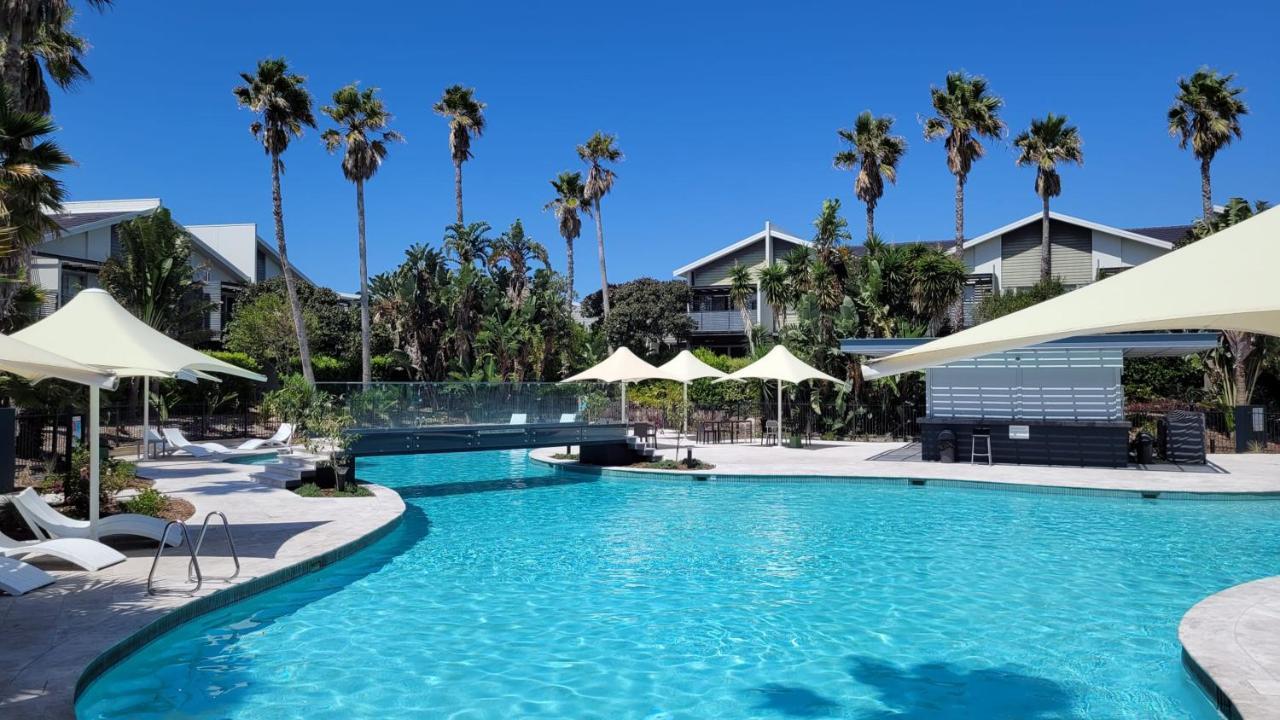 Pullman Magenta Shores Resort Entrance Exterior photo The pool at Peppers Beach Club